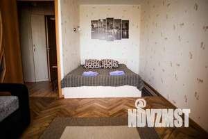 1-к квартира, посуточно, 33м2, 7/9 этаж