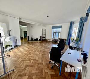 3-к квартира, на длительный срок, 150м2, 4/5 этаж