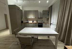 3-к квартира, на длительный срок, 131м2, 1/5 этаж