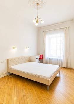 3-к квартира, на длительный срок, 125м2, 5/5 этаж