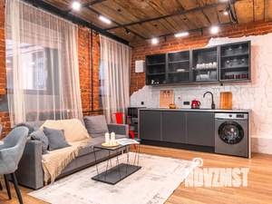 Студия квартира, посуточно, 44м2, 1/4 этаж