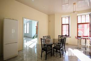 3-к квартира, на длительный срок, 144м2, 3/6 этаж