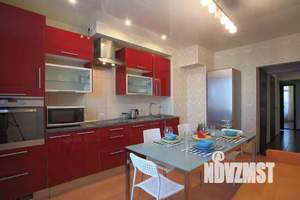 3-к квартира, посуточно, 105м2, 1/1 этаж