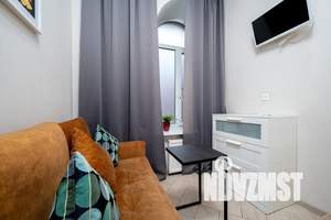 1-к квартира, посуточно, 13м2, 1/1 этаж