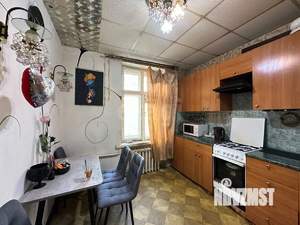 3-к квартира, вторичка, 64м2, 1/2 этаж