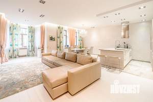 5-к квартира, вторичка, 220м2, 2/3 этаж