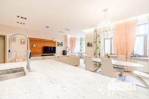 5-к квартира, вторичка, 220м2, 2/3 этаж