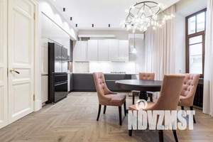 4-к квартира, вторичка, 152м2, 4/6 этаж