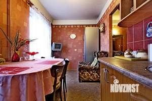 2-к квартира, вторичка, 58м2, 9/10 этаж