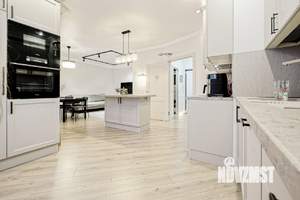 4-к квартира, вторичка, 102м2, 7/25 этаж