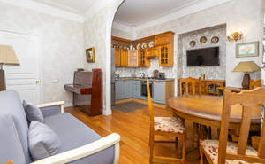 2-к квартира, вторичка, 56м2, 2/5 этаж