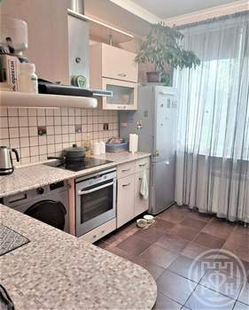 2-к квартира, вторичка, 58м2, 1/4 этаж