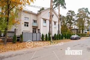 3-к квартира, вторичка, 246м2, 2/3 этаж