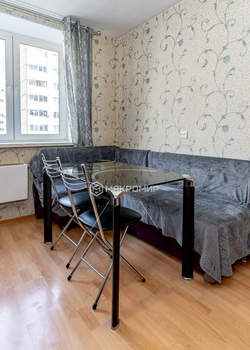 4-к квартира, вторичка, 98м2, 4/9 этаж