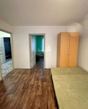 3-к квартира, вторичка, 42м2, 1/5 этаж