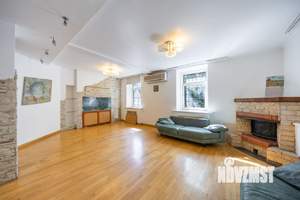 Студия квартира, вторичка, 175м2, 1/2 этаж