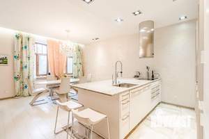 5-к квартира, вторичка, 220м2, 2/3 этаж