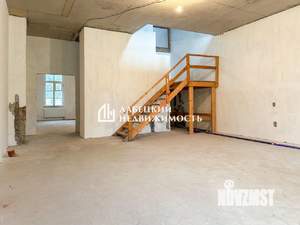 3-к квартира, вторичка, 176м2, 1/2 этаж