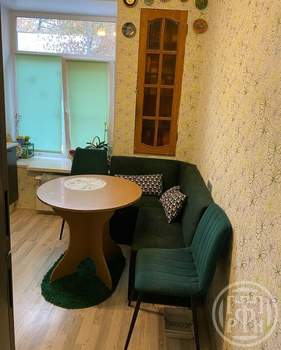 3-к квартира, вторичка, 63м2, 1/4 этаж